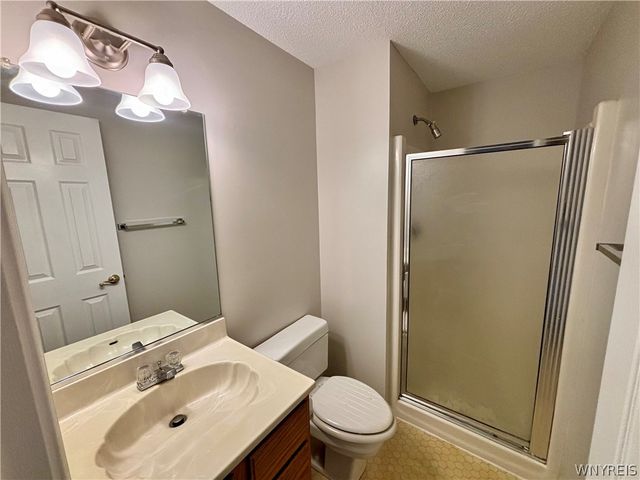 7 Tralee Ter, Amherst, NY 14051