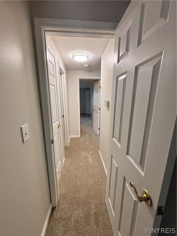 7 Tralee Ter, Amherst, NY 14051