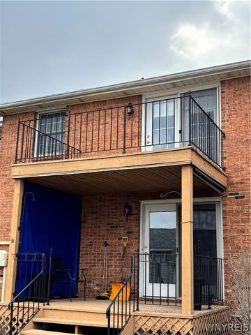 7 Tralee Ter, Amherst, NY 14051