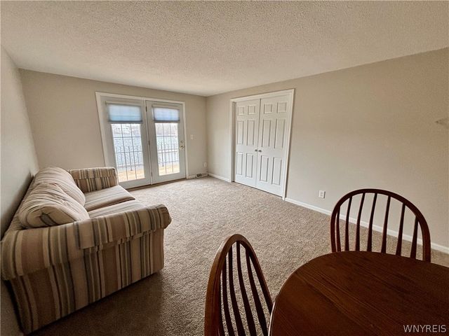 7 Tralee Ter, Amherst, NY 14051