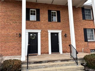 7 Tralee Ter, Amherst, NY 14051