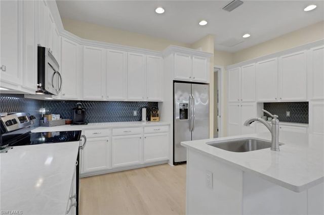 9524 Isla Bella CIR, Bonita Springs, FL 34135