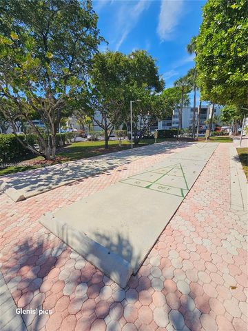 20400 W Country Club Dr 601, Aventura, FL 33180