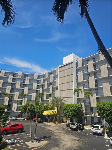 20400 W Country Club Dr 601, Aventura, FL 33180