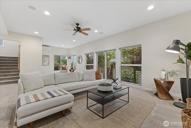 221 8th Avenue W, Kirkland, WA 98033