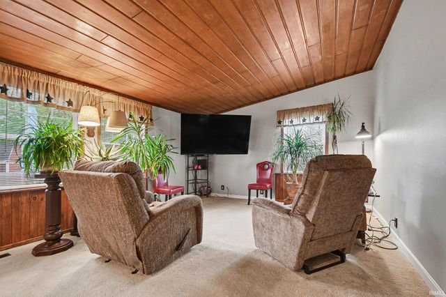 1730 Ridgedale Road, South Bend, IN 46614