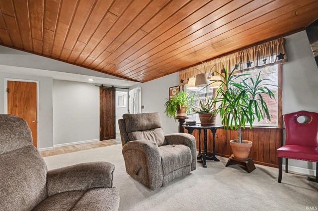 1730 Ridgedale Road, South Bend, IN 46614