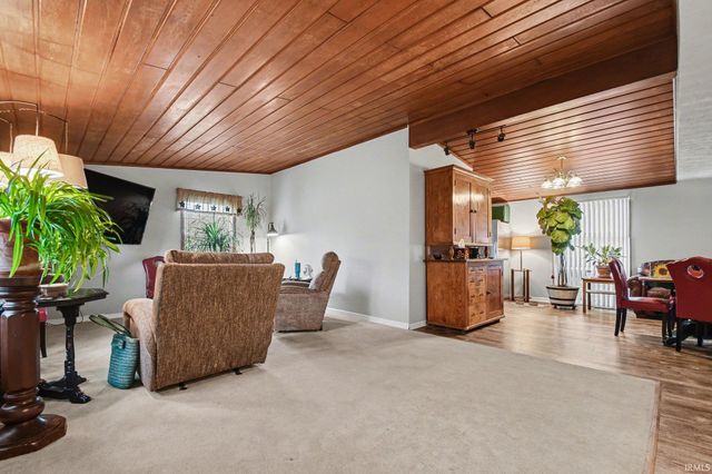 1730 Ridgedale Road, South Bend, IN 46614