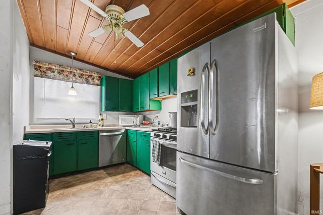 1730 Ridgedale Road, South Bend, IN 46614