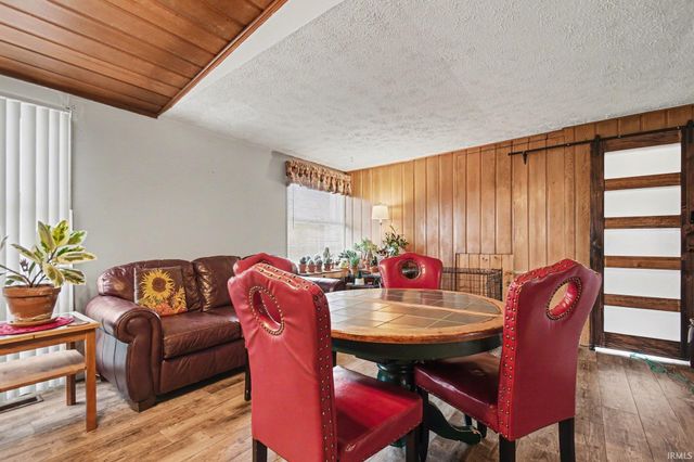 1730 Ridgedale Road, South Bend, IN 46614