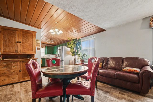1730 Ridgedale Road, South Bend, IN 46614