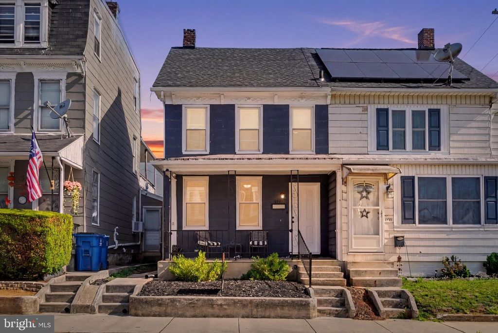 Image 1 of property listing at 1703 MONROE ST, York, PA 17404