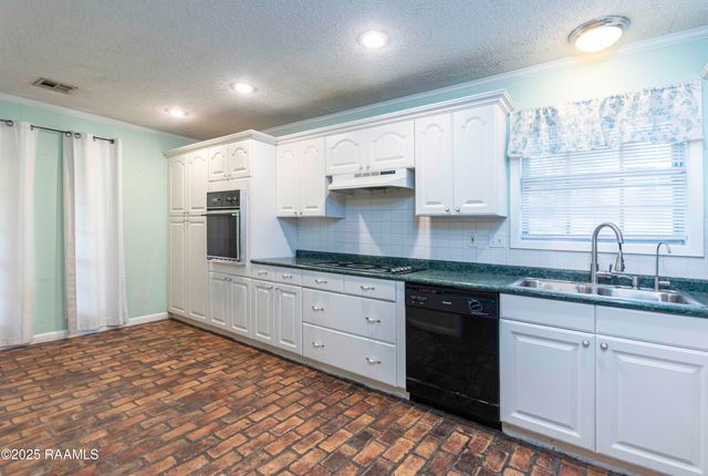 101 S. Wakefield Drive, Lafayette, LA 70503