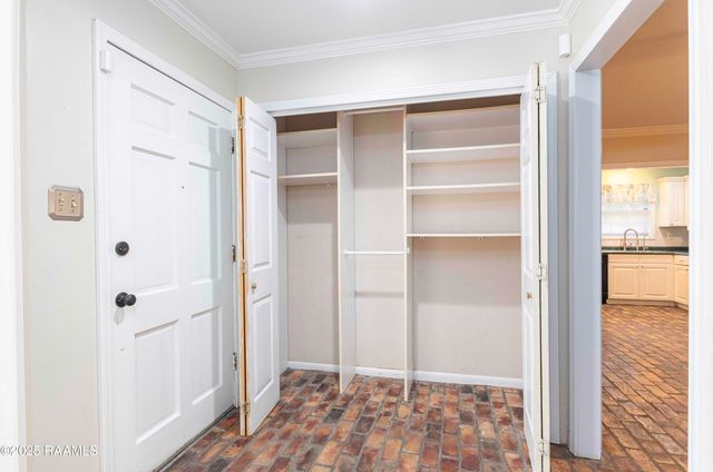 101 S. Wakefield Drive, Lafayette, LA 70503