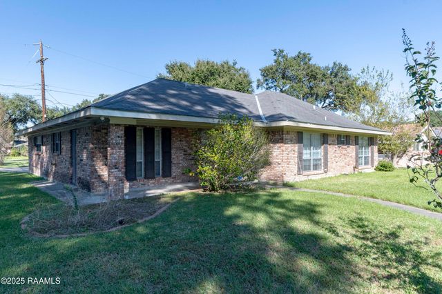 101 S. Wakefield Drive, Lafayette, LA 70503