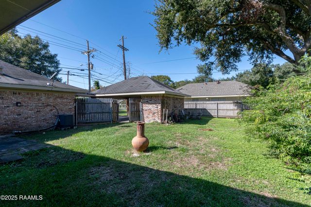 101 S. Wakefield Drive, Lafayette, LA 70503