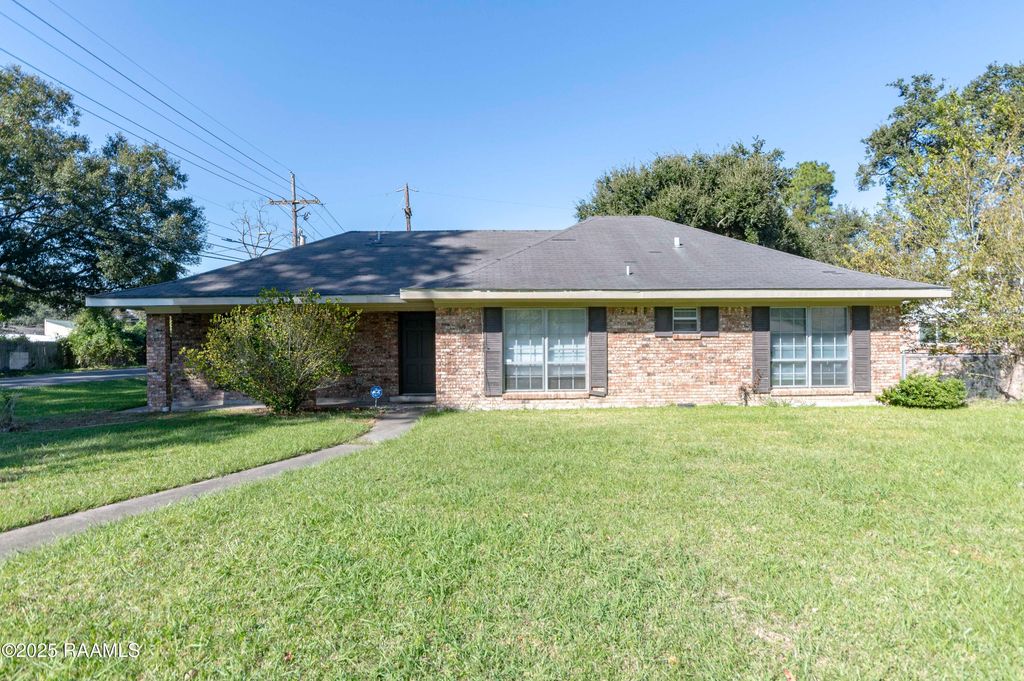 101 S. Wakefield Drive, Lafayette, LA 70503