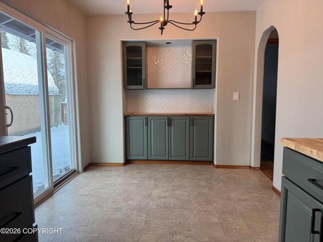 12631 Tanada Loop, Anchorage, AK 99516