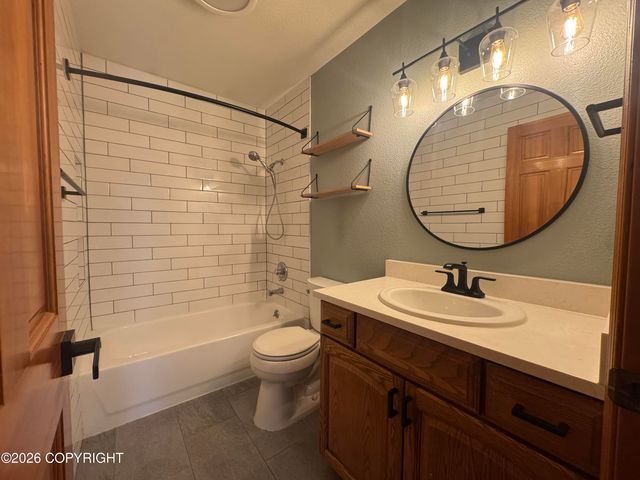 12631 Tanada Loop, Anchorage, AK 99516