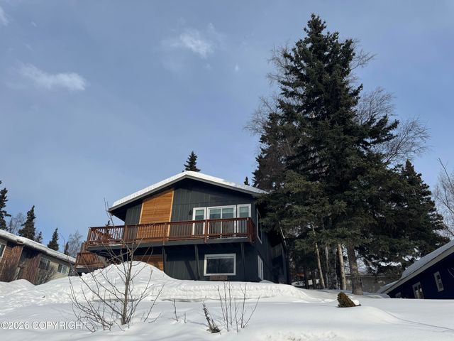 12631 Tanada Loop, Anchorage, AK 99516