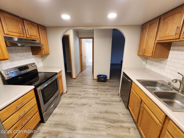12631 Tanada Loop, Anchorage, AK 99516