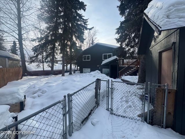 12631 Tanada Loop, Anchorage, AK 99516
