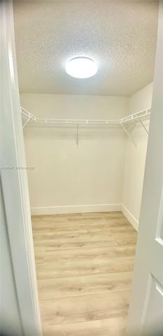 240 Lakeview Dr 303, Weston, FL 33326