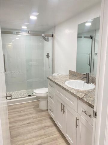 240 Lakeview Dr 303, Weston, FL 33326
