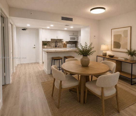 240 Lakeview Dr 303, Weston, FL 33326