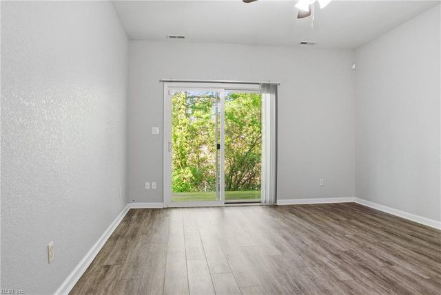 851 Norview Ave Apt 402, Norfolk, VA 23513