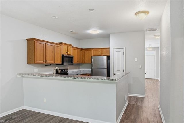 851 Norview Ave Apt 402, Norfolk, VA 23513