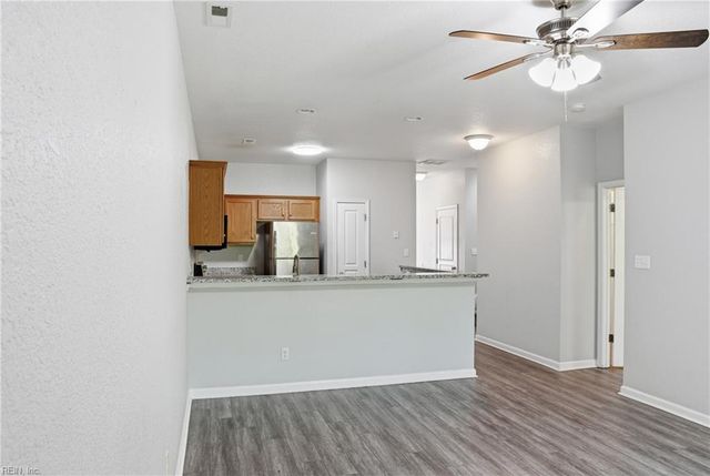 851 Norview Ave Apt 402, Norfolk, VA 23513