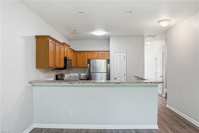 851 Norview Ave Apt 402, Norfolk, VA 23513