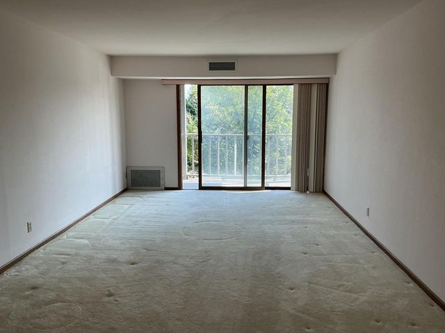 7234 N Green Bay AVENUE #202, Glendale, WI 53209