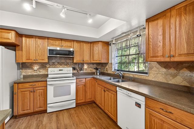 11449 OCKLAWAHA DRIVE, Leesburg, FL 34788