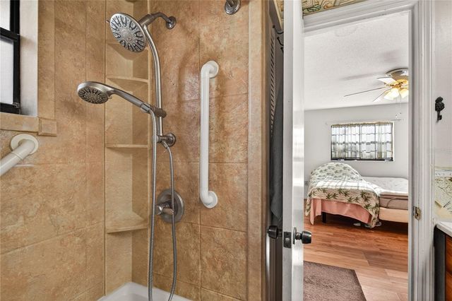 11449 OCKLAWAHA DRIVE, Leesburg, FL 34788