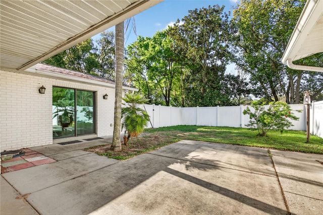 11449 OCKLAWAHA DRIVE, Leesburg, FL 34788