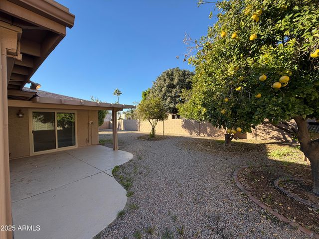 10402 E REGAL Drive, Sun Lakes, AZ 85248