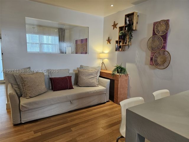 751 Collins Ave 2, Miami Beach, FL 33139