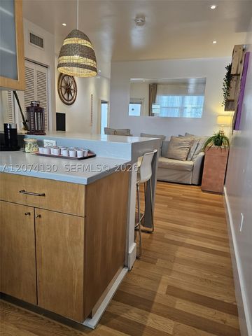 751 Collins Ave 2, Miami Beach, FL 33139