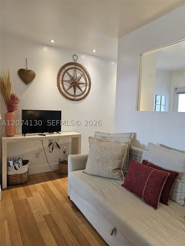 751 Collins Ave 2, Miami Beach, FL 33139