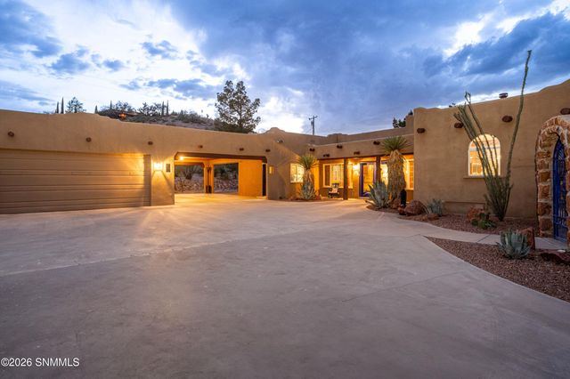 7301 Raasaf Circle, Las Cruces, NM 88005
