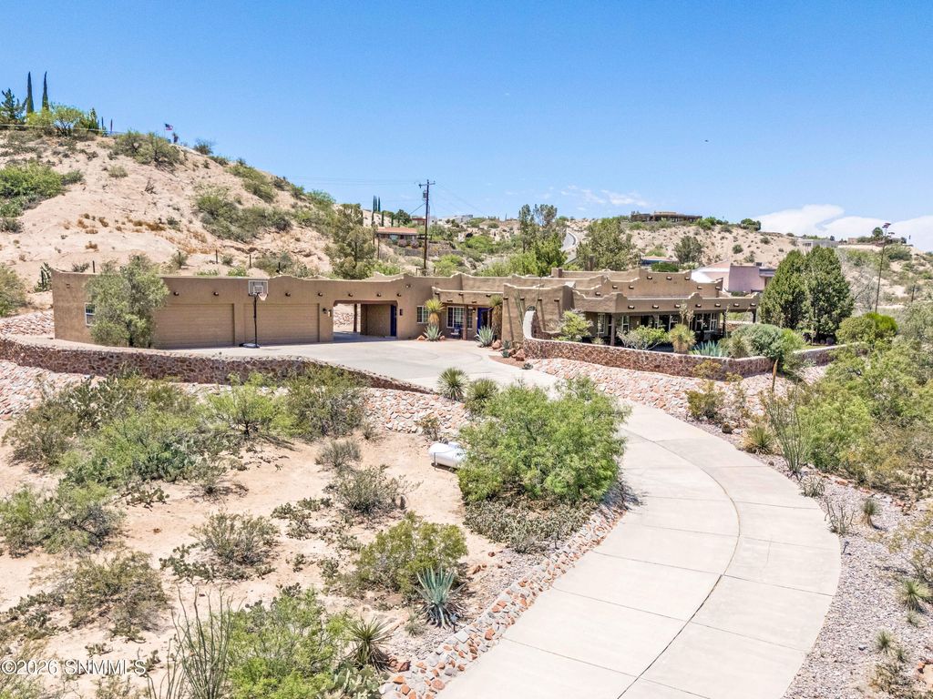 7301 Raasaf Circle, Las Cruces, NM 88005