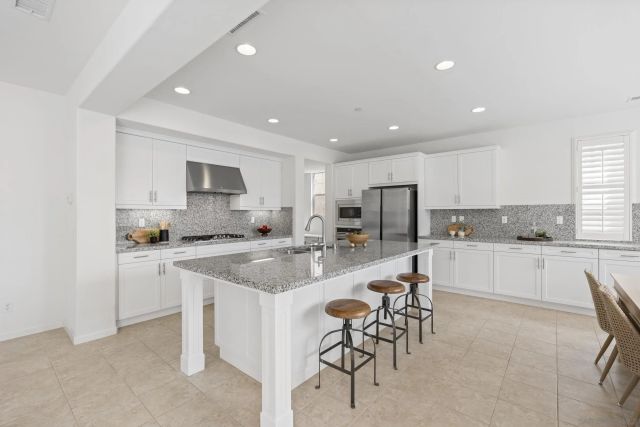 13519 Peach Tree Way, San Diego, CA 92130