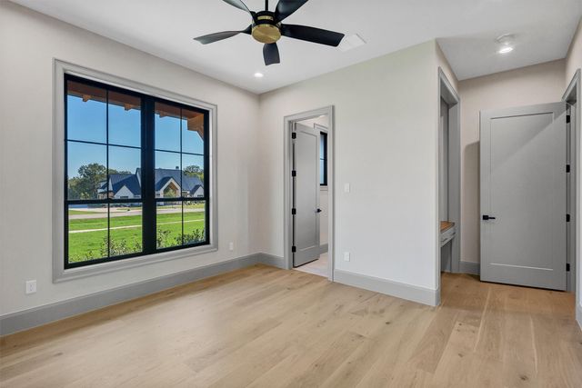 519 Royal Santana Run, Weatherford, TX 76087