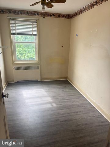 2918 GLENVIEW ST, Philadelphia, PA 19149