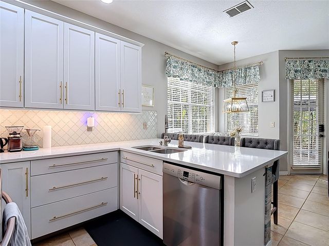 8123 STONE PATH WAY, Tampa, FL 33647