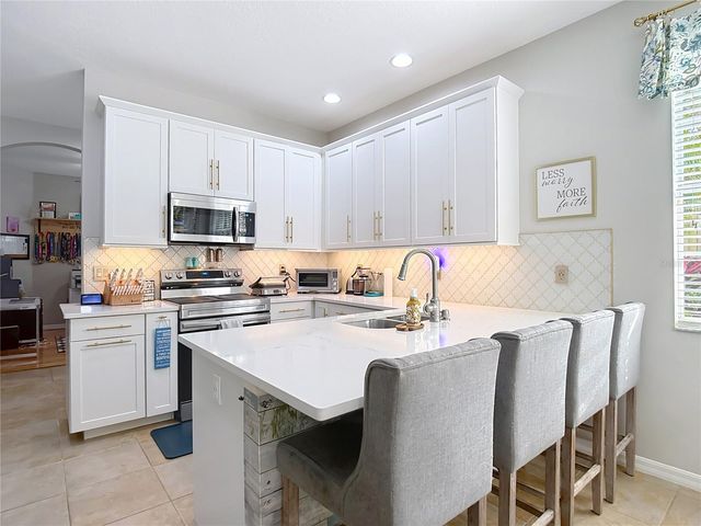 8123 STONE PATH WAY, Tampa, FL 33647