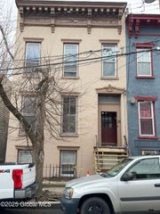28 Myrtle Avenue 2, Albany, NY 12202
