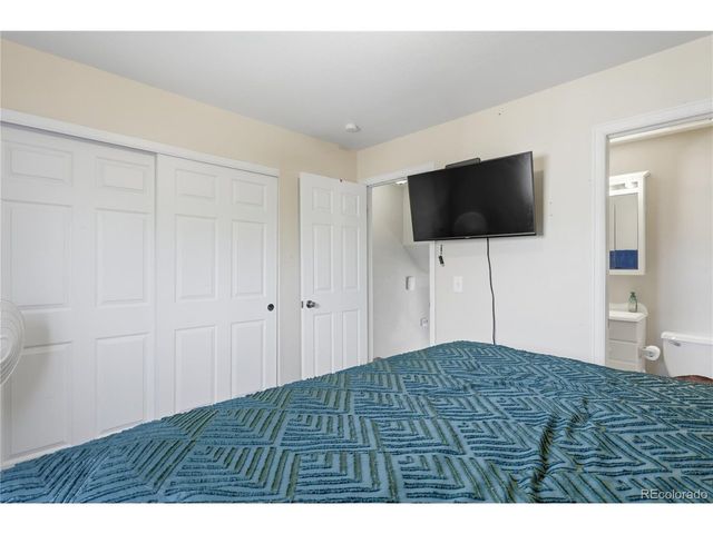 1651 Killarney St, Aurora, CO 80011